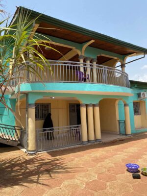 Une villa à vendre à Kagbelen superficie : 600m2 Prix 1.900.000.000 fg
